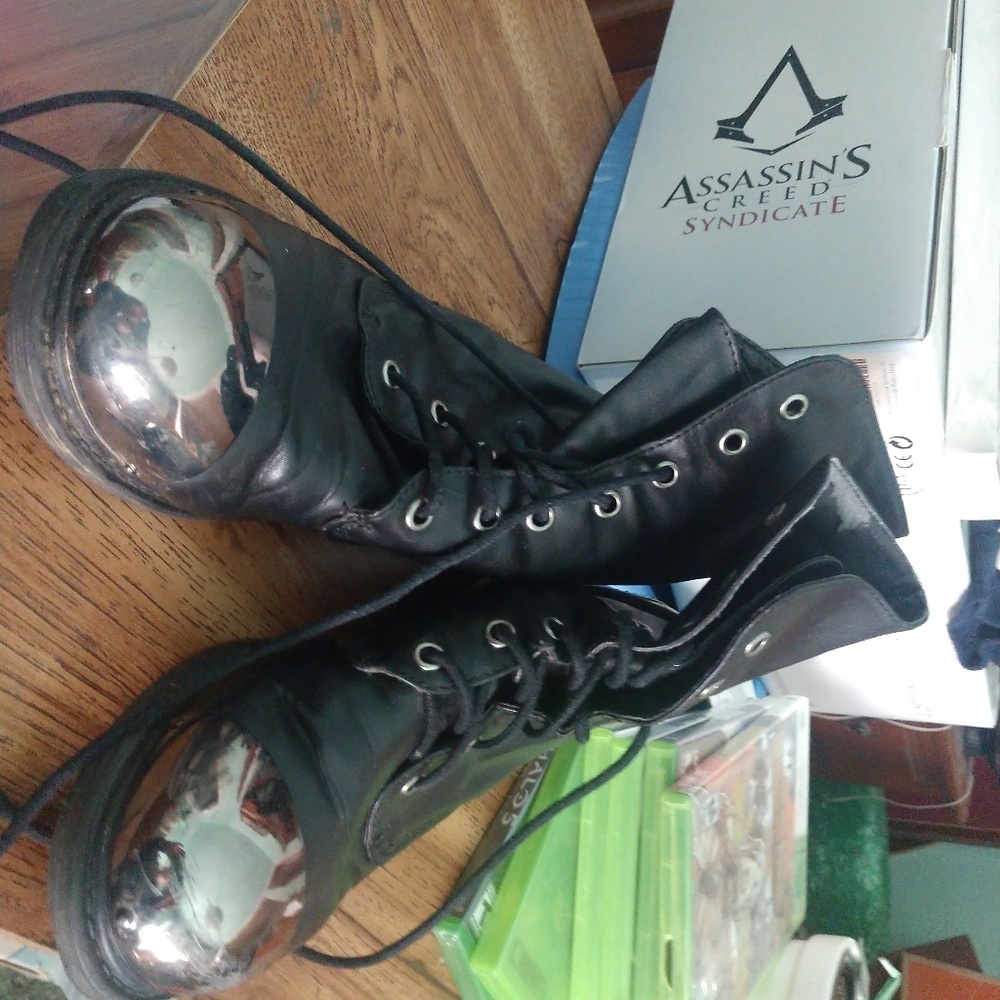 Combat boots silver toe plate